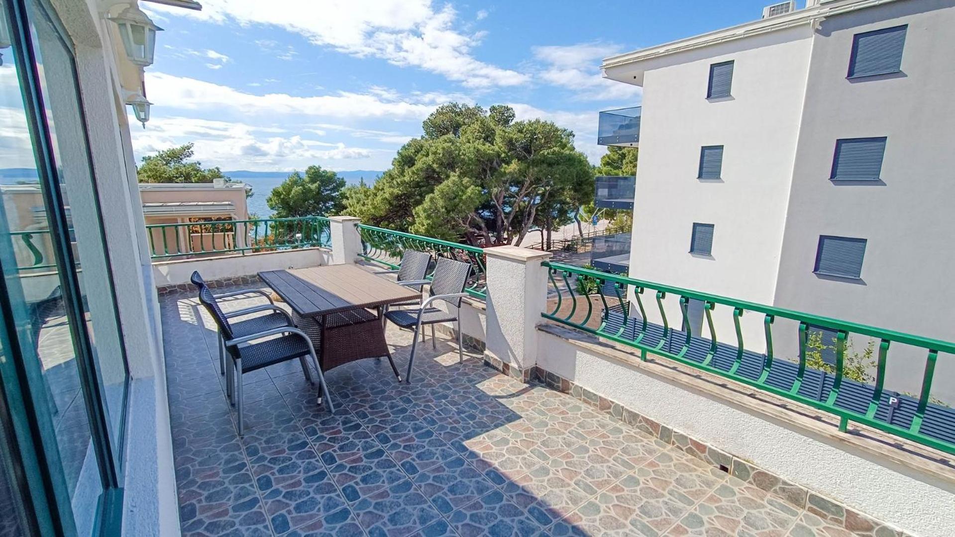 Apartments Ines - 15 Meters From The Beach Проманья Экстерьер фото