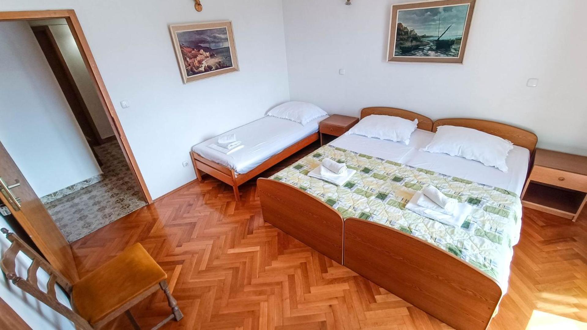 Apartments Ines - 15 Meters From The Beach Проманья Экстерьер фото