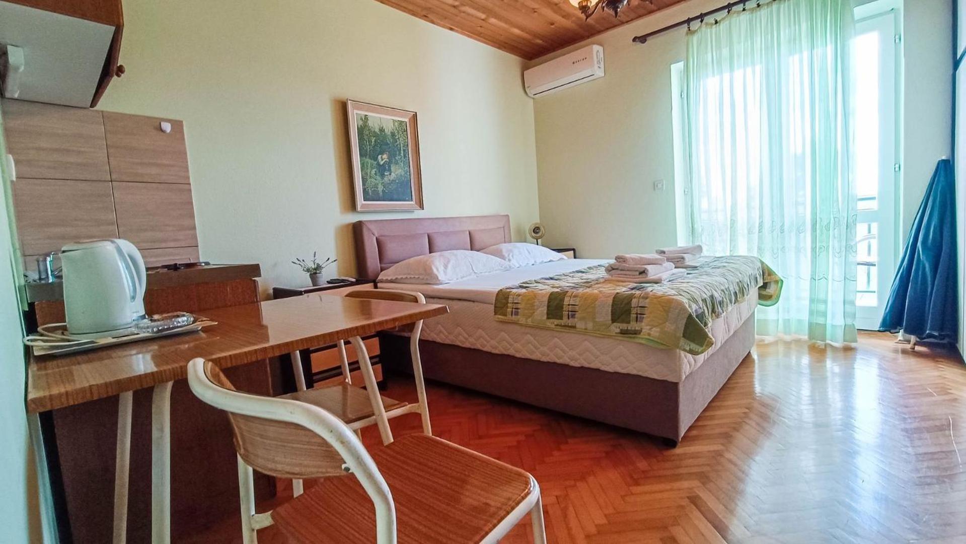 Apartments Ines - 15 Meters From The Beach Проманья Экстерьер фото
